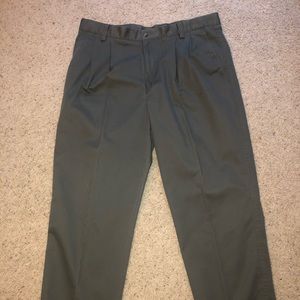 pleated dockers classic fit 38 w 29 in seam NWOT